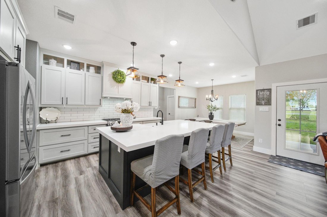 House in Brenham, Texas, United States 5 - 18446746