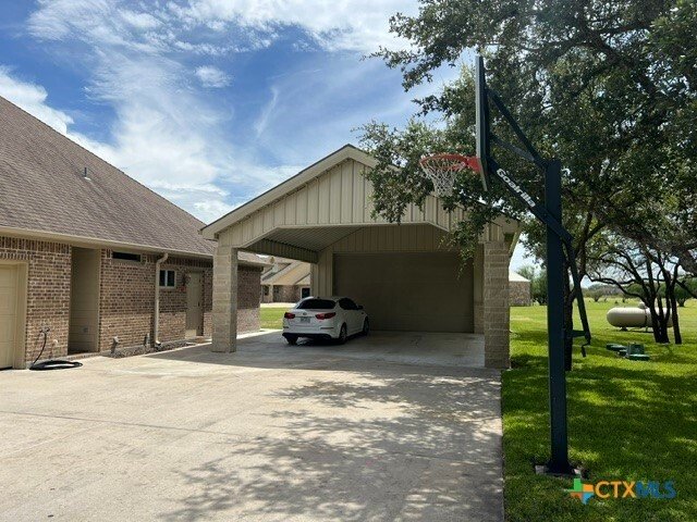 House in Inez, Texas, United States 4 - 18445946