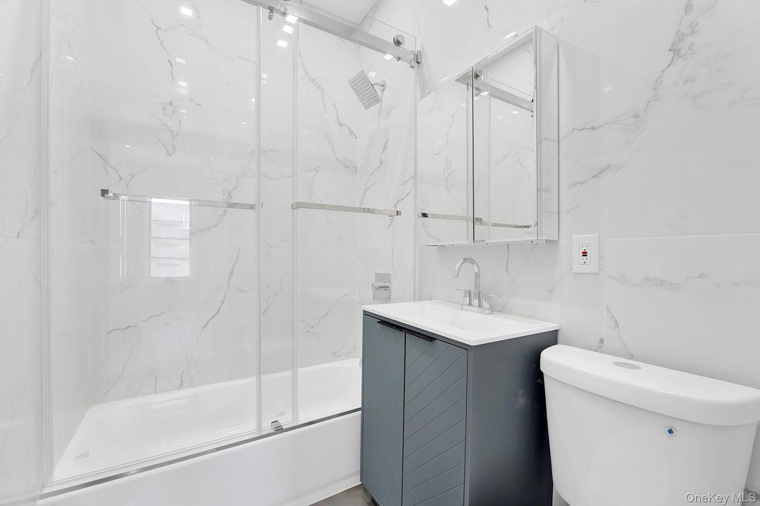 Apartment in New York, New York, United States 5 - 18450047