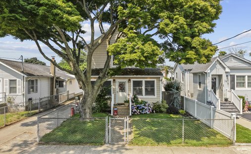 House in Amityville, New York, United States 1