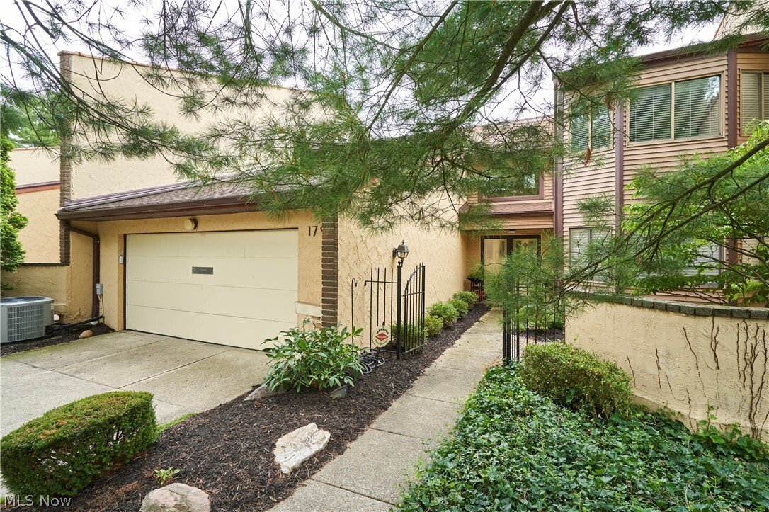 Condo in Akron, Ohio, United States 1 - 18449166