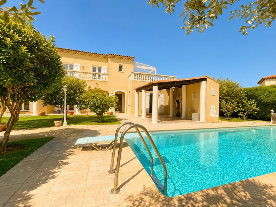 Villa in Villefranche-sur-Mer, Provence-Alpes-Côte d'Azur, France 2 - 18447964