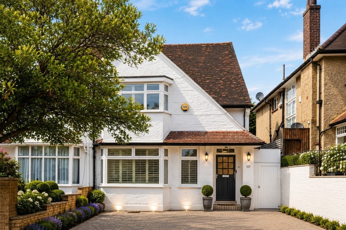 House in Cricklewood, Brent, England 2 - 18446078