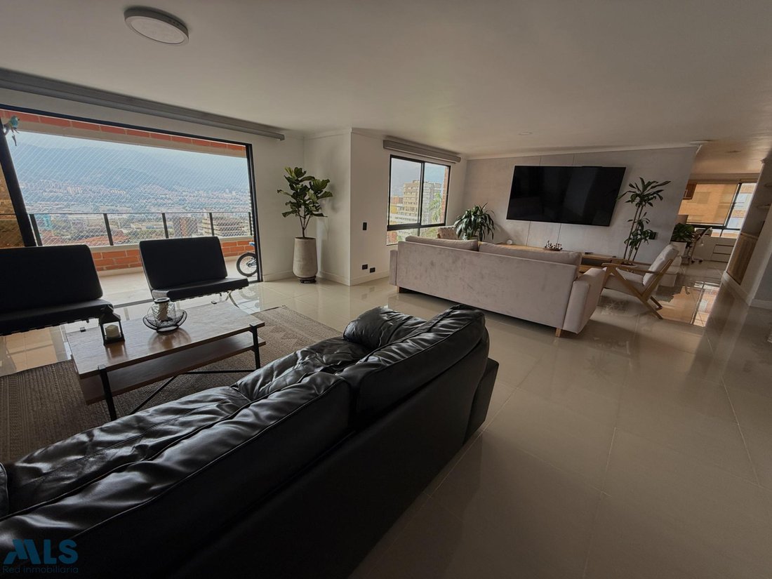 Apartment in Medellín, Antioquia, Colombia 3 - 18447236