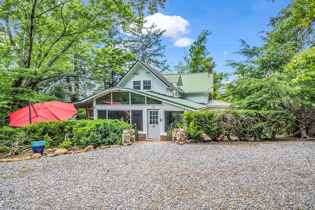 House in Black Mountain, North Carolina, United States 2 - 18305362