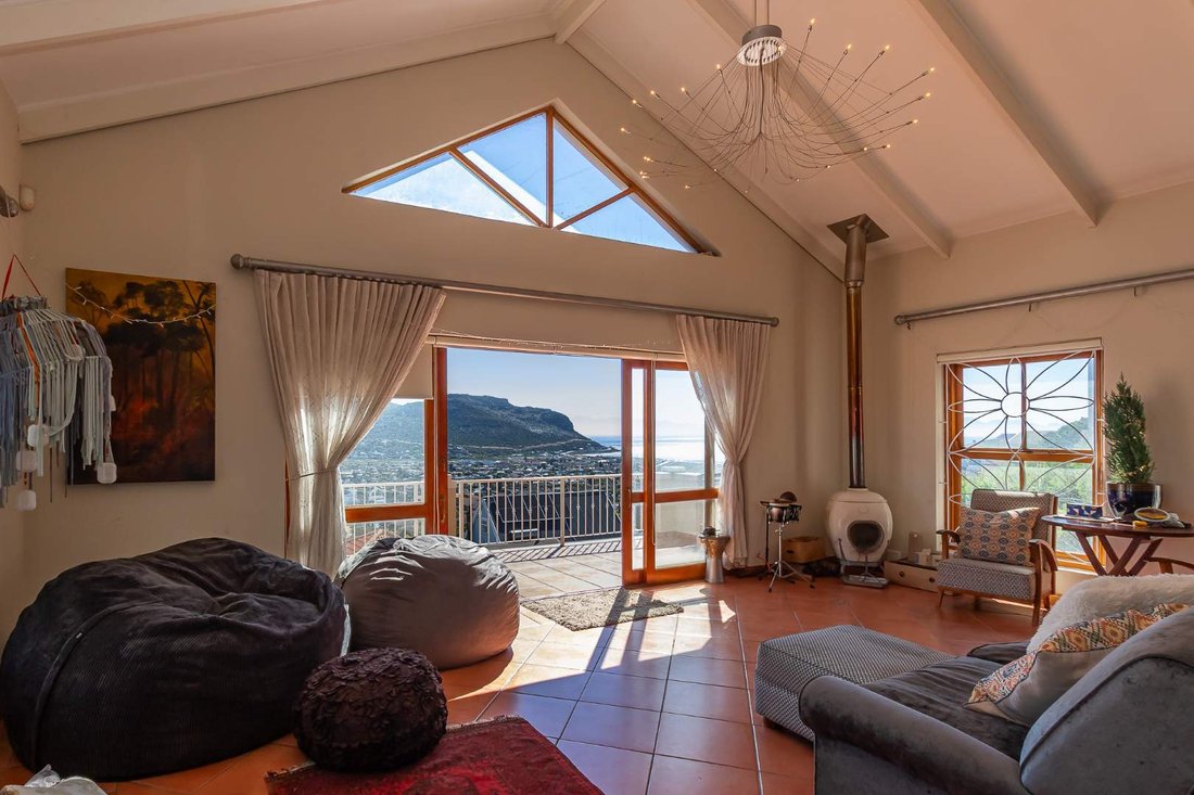 House in Cape Town, Western Cape, South Africa 1 - 18446696