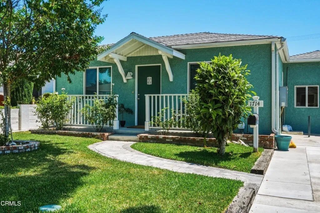 Burbank, California, United States 1 - 18449509