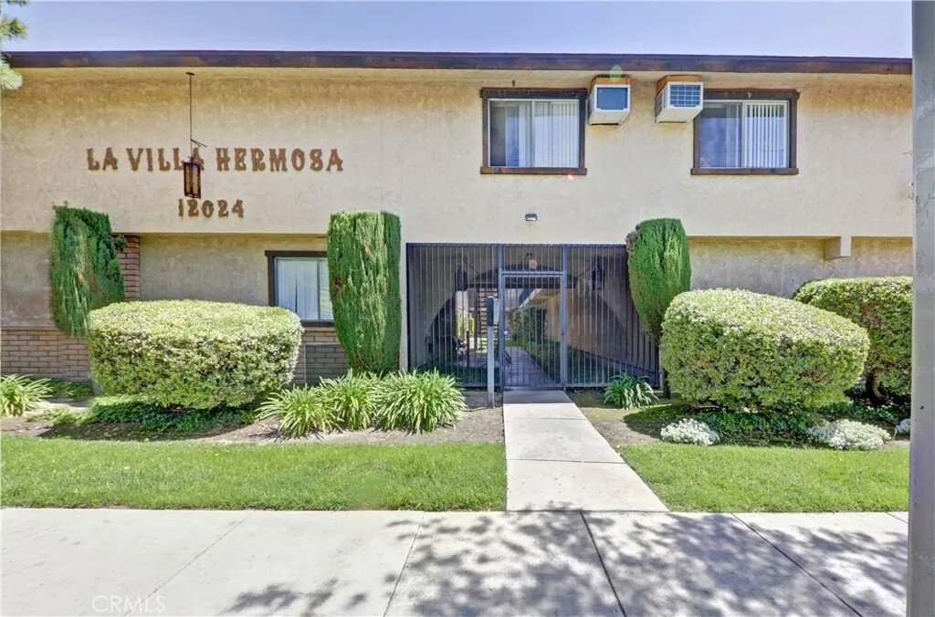 Downey, California, United States 1 - 16909120