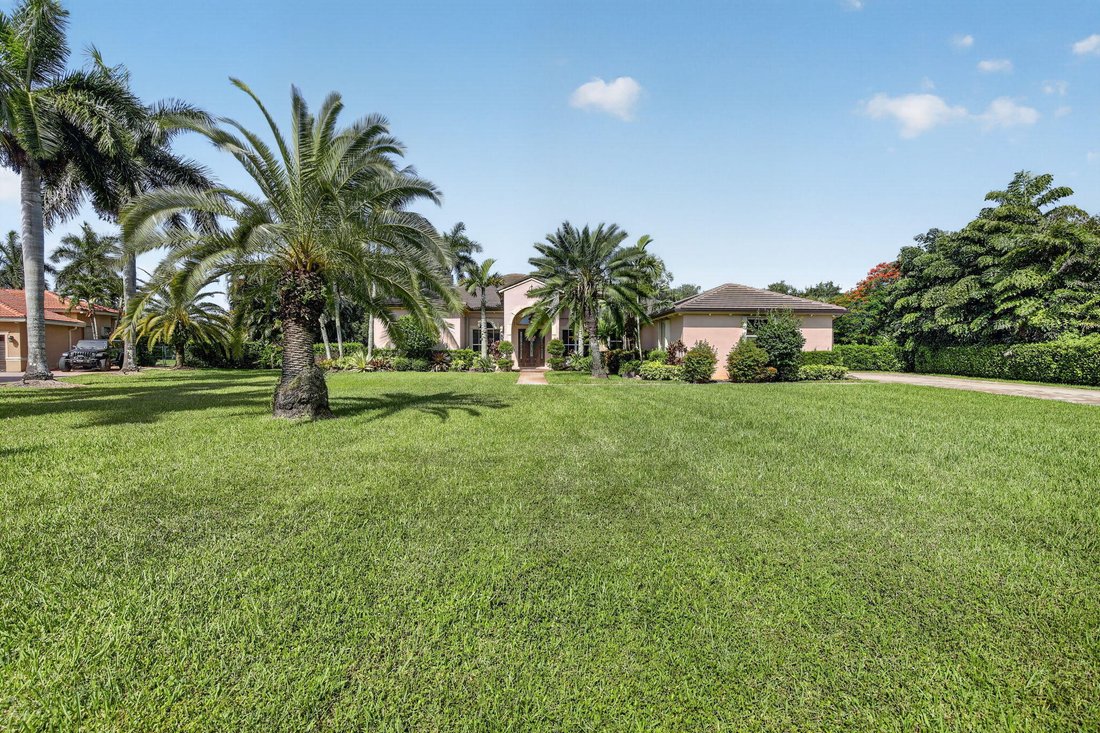 House in Davie, Florida, United States 3 - 18439563