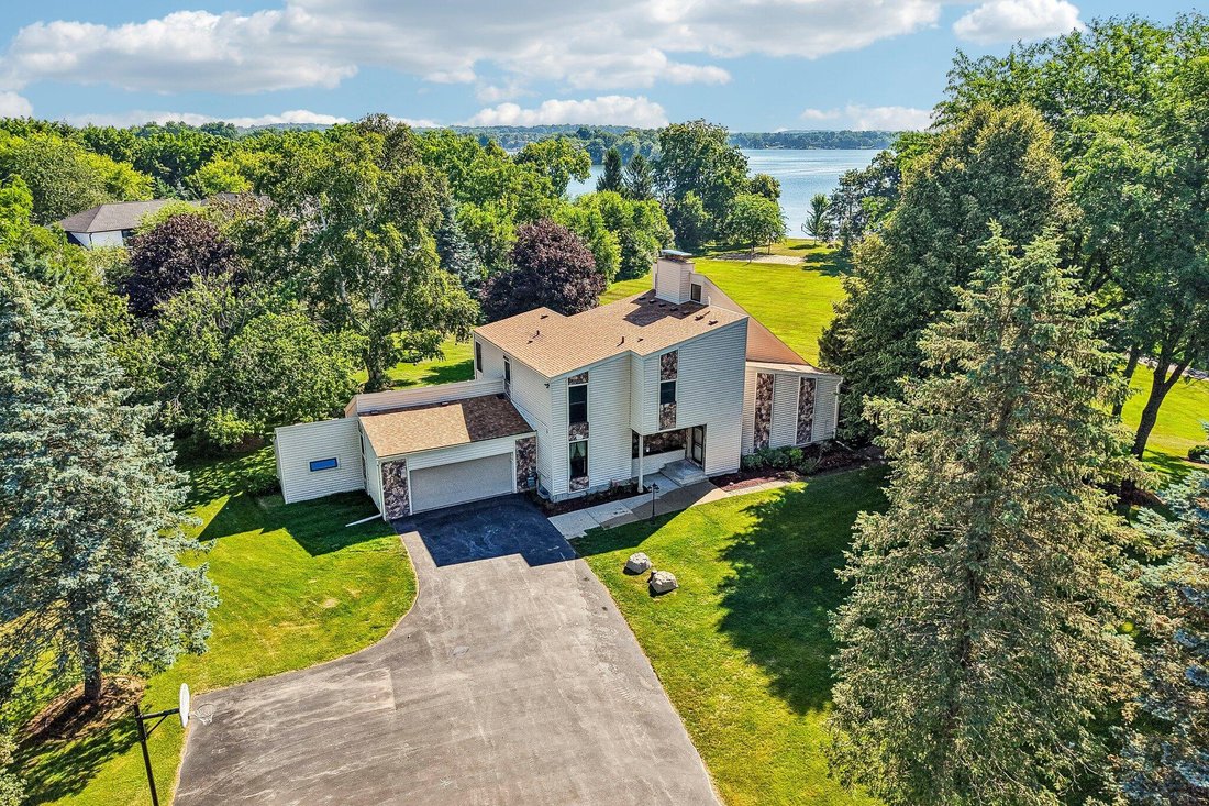 House in Okauchee Lake, Wisconsin, United States 2 - 18448553