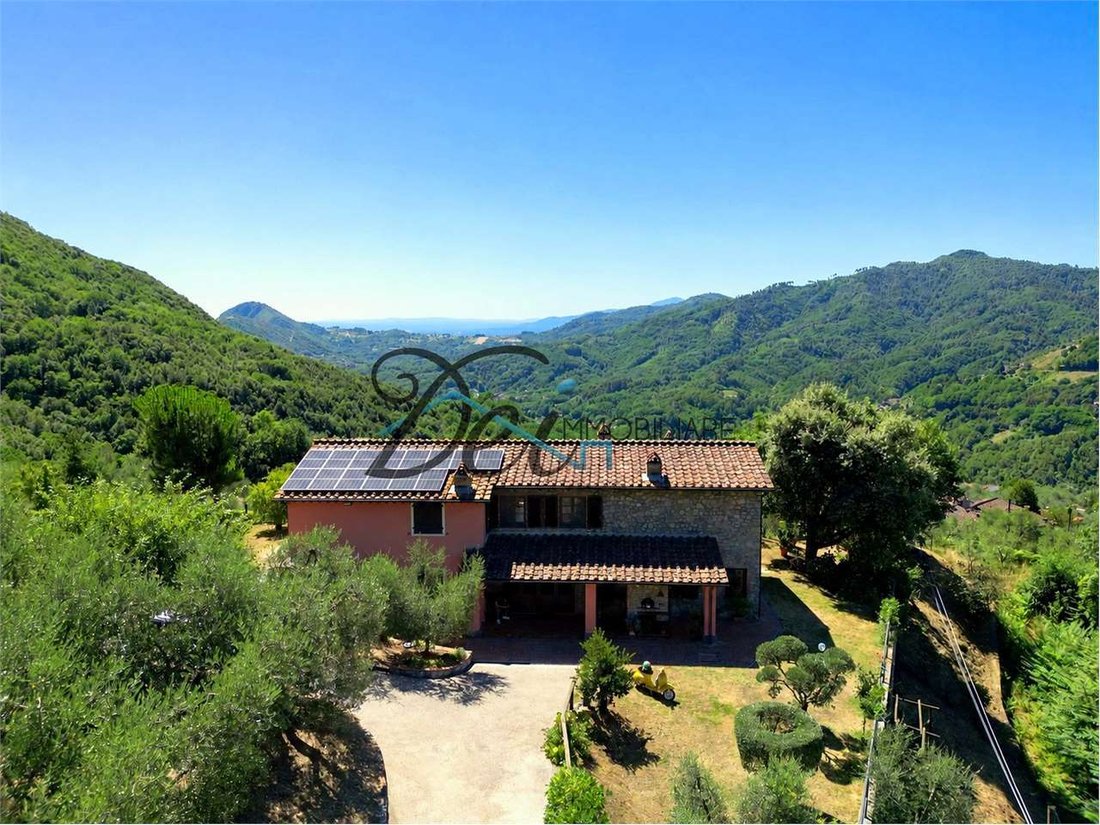 Estate in Borgo a Mozzano, Tuscany, Italy 1 - 18449802