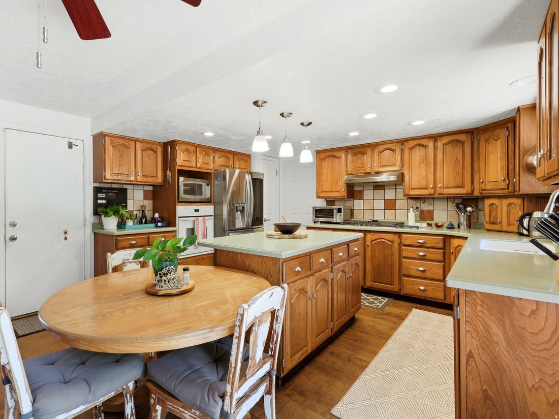 House in Bountiful, Utah, United States 5 - 18446441