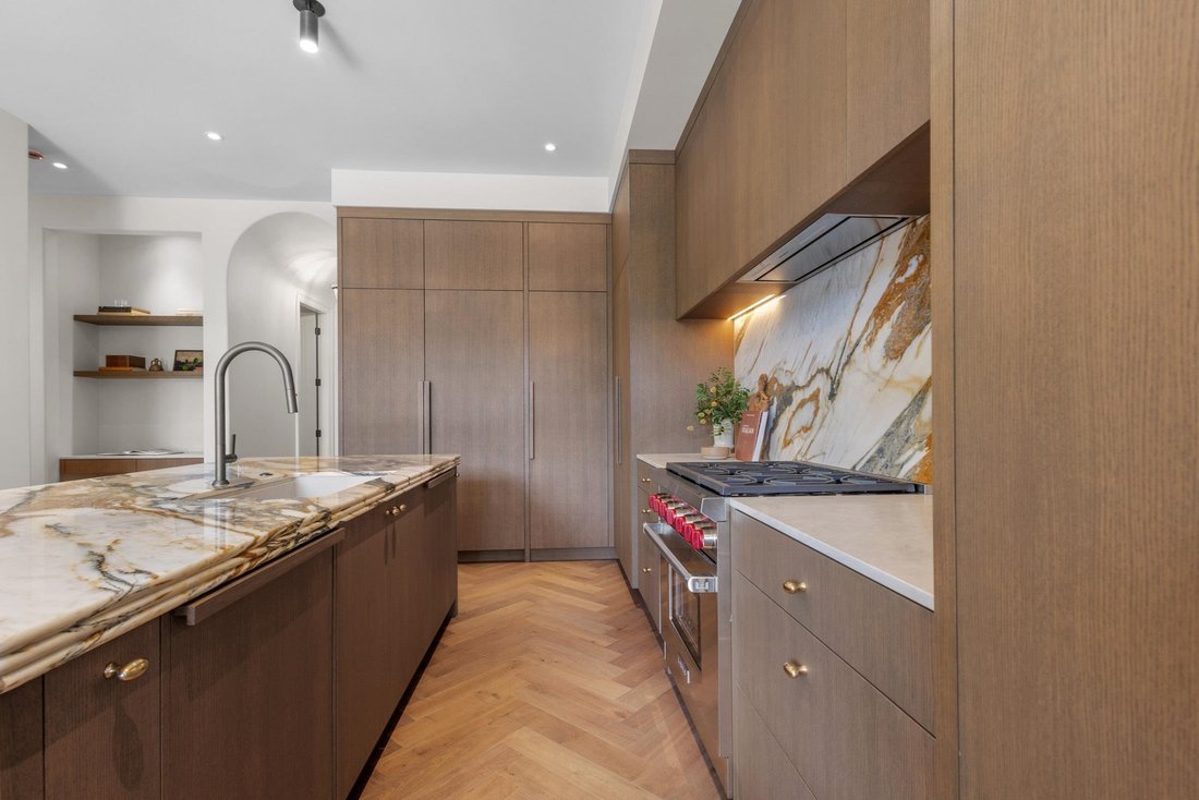 House in Burnaby, British Columbia, Canada 5 - 18452363