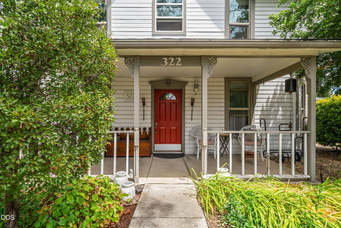 House in Medford, Oregon, United States 1 - 18446482
