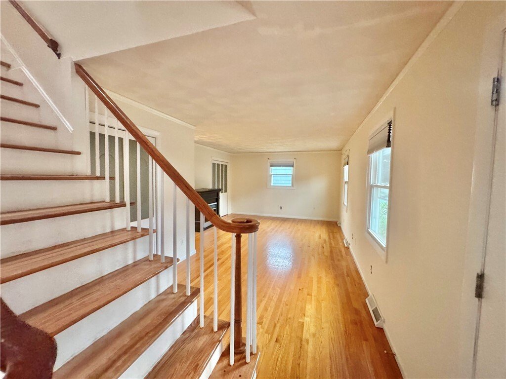 House in Cranston, Rhode Island, United States 3 - 18449034