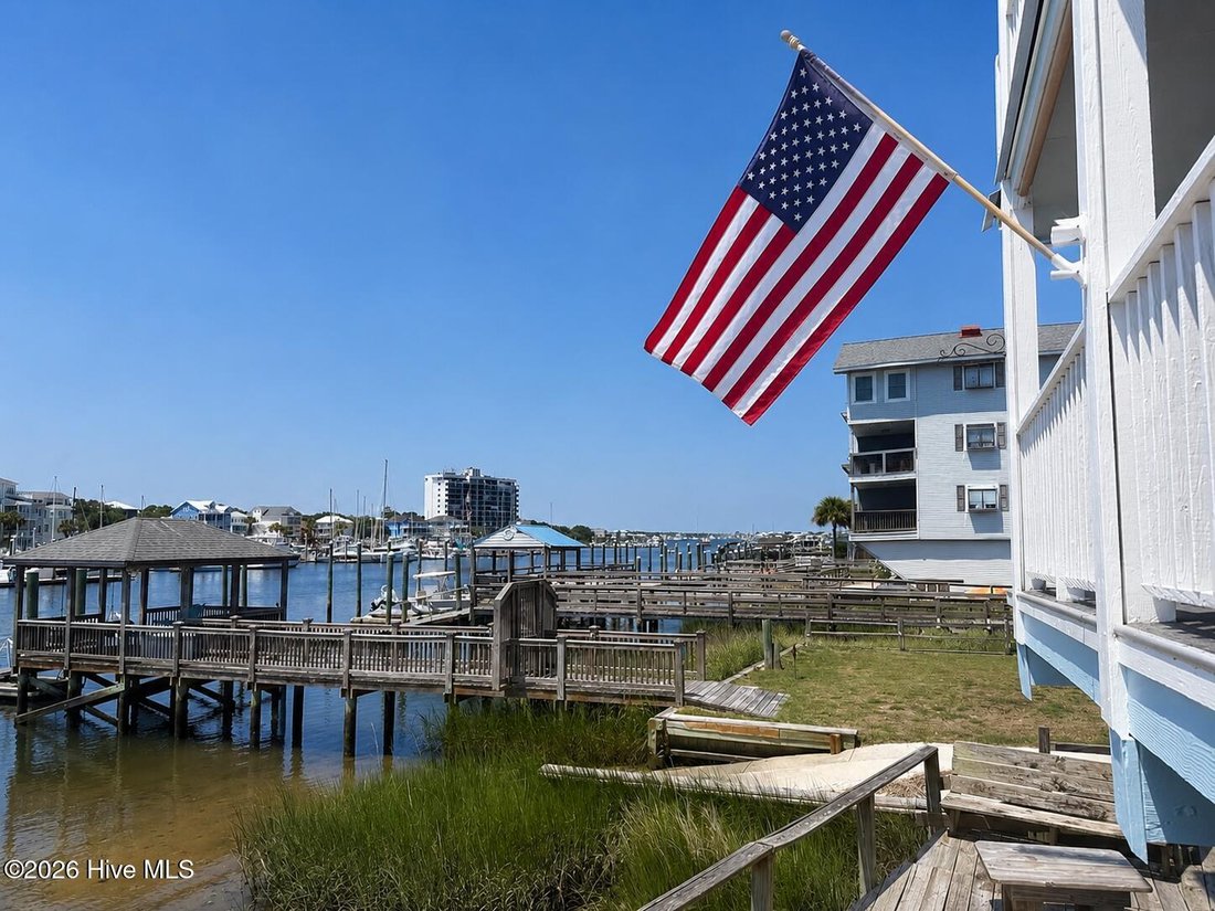 Condo in Carolina Beach, North Carolina, United States 5 - 18450332