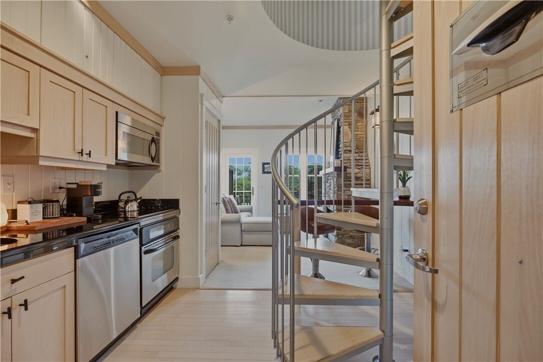 Condo in Portsmouth, Rhode Island, United States 5 - 18446050