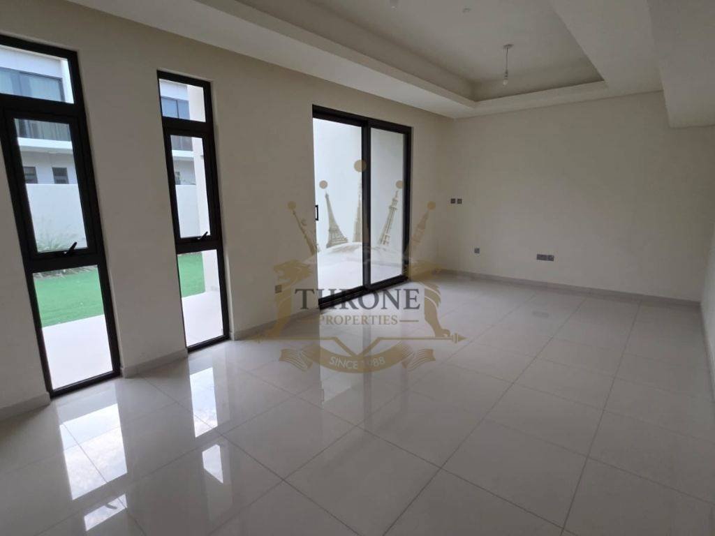 Townhouse in Damac Hills 2, Dubai, United Arab Emirates 3 - 18449445