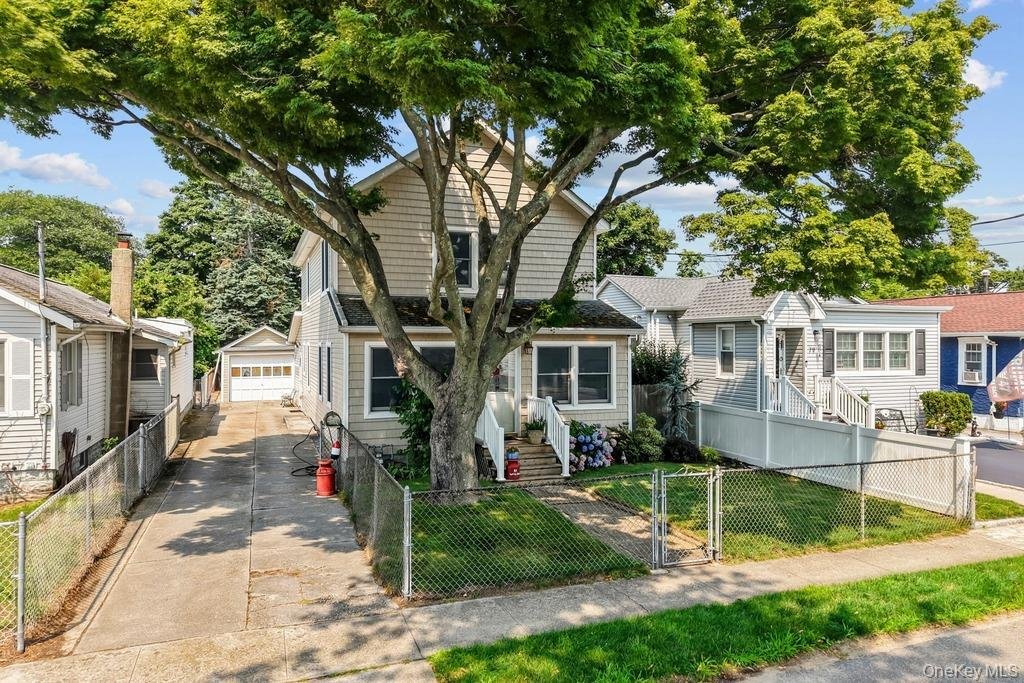House in Amityville, New York, United States 3 - 18448562
