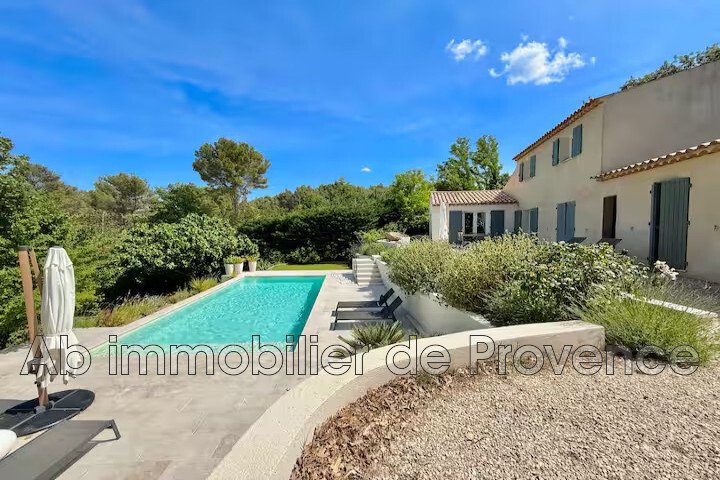 Villa in Lauris, Provence-Alpes-Côte d'Azur, France 2 - 18447677