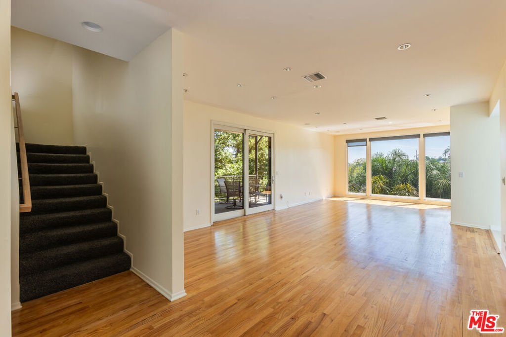 House in Los Angeles, California, United States 3 - 18446273