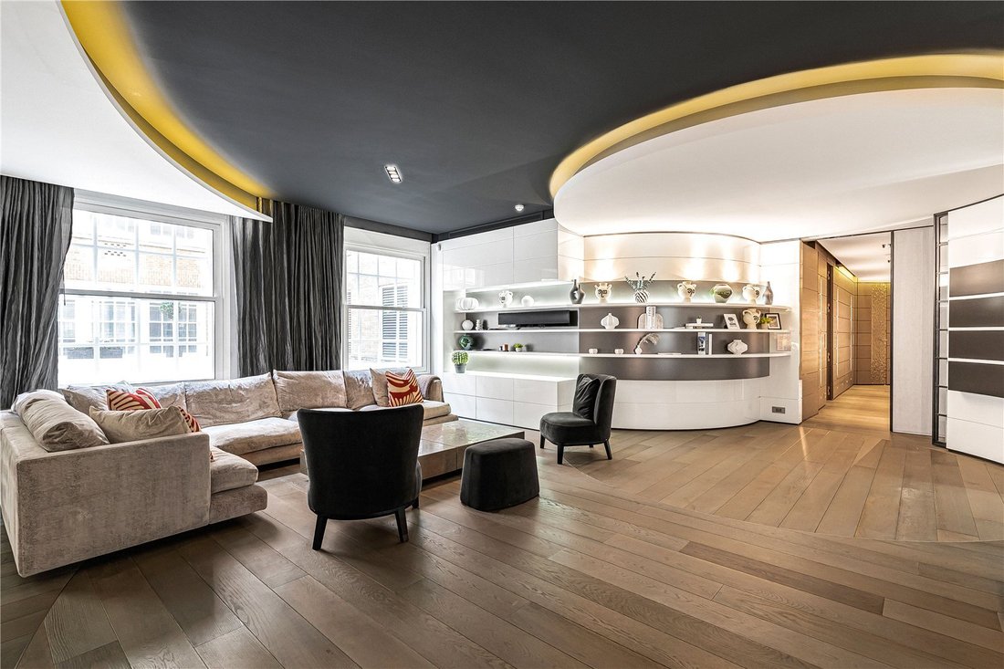 Apartment in Mayfair, Westminster, England 1 - 18447429