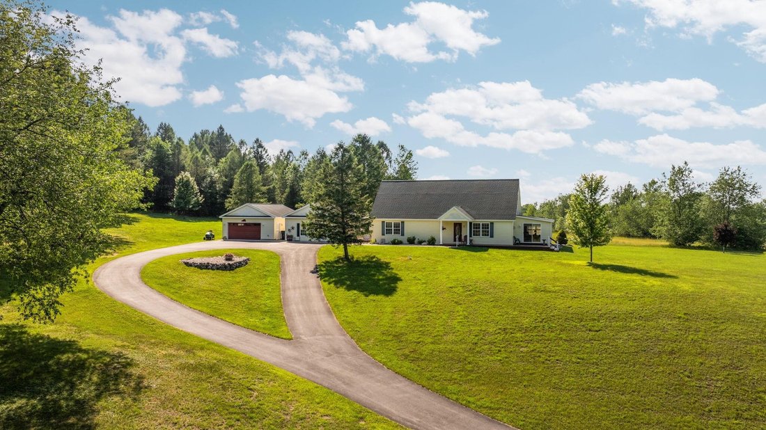 House in Central Lake, Michigan, United States 4 - 18446408