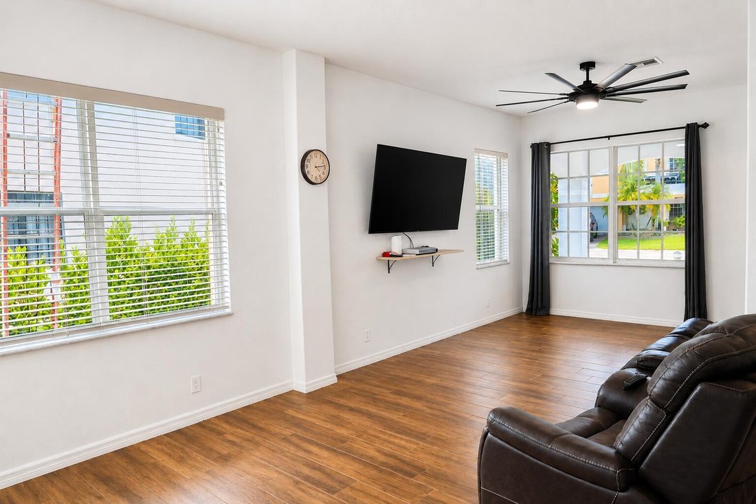 House in Miramar, Florida, United States 5 - 18446713