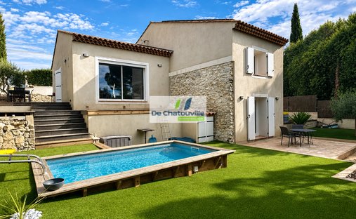 Villa in Centre Ville, Le Beausset, France 1