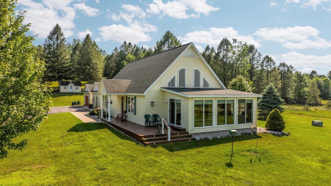 House in Central Lake, Michigan, United States 1 - 18446408