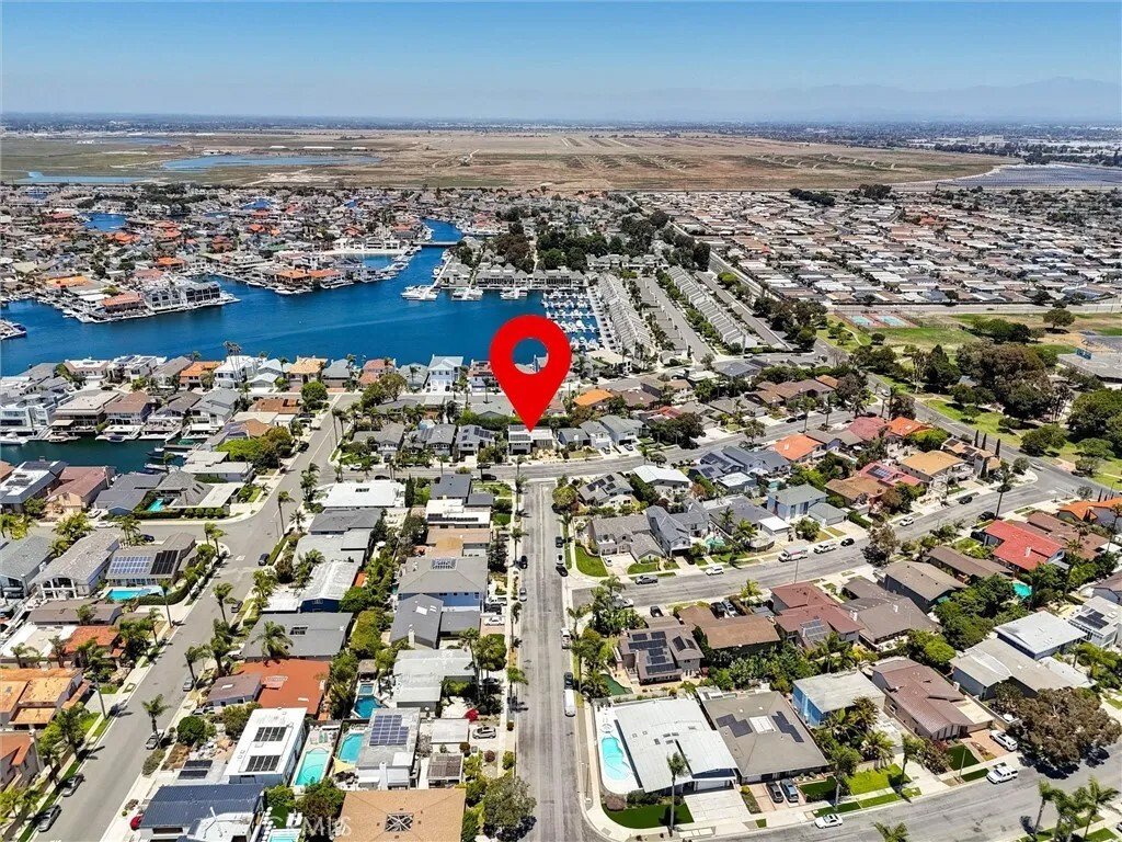 House in Huntington Beach, California, United States 5 - 18446617