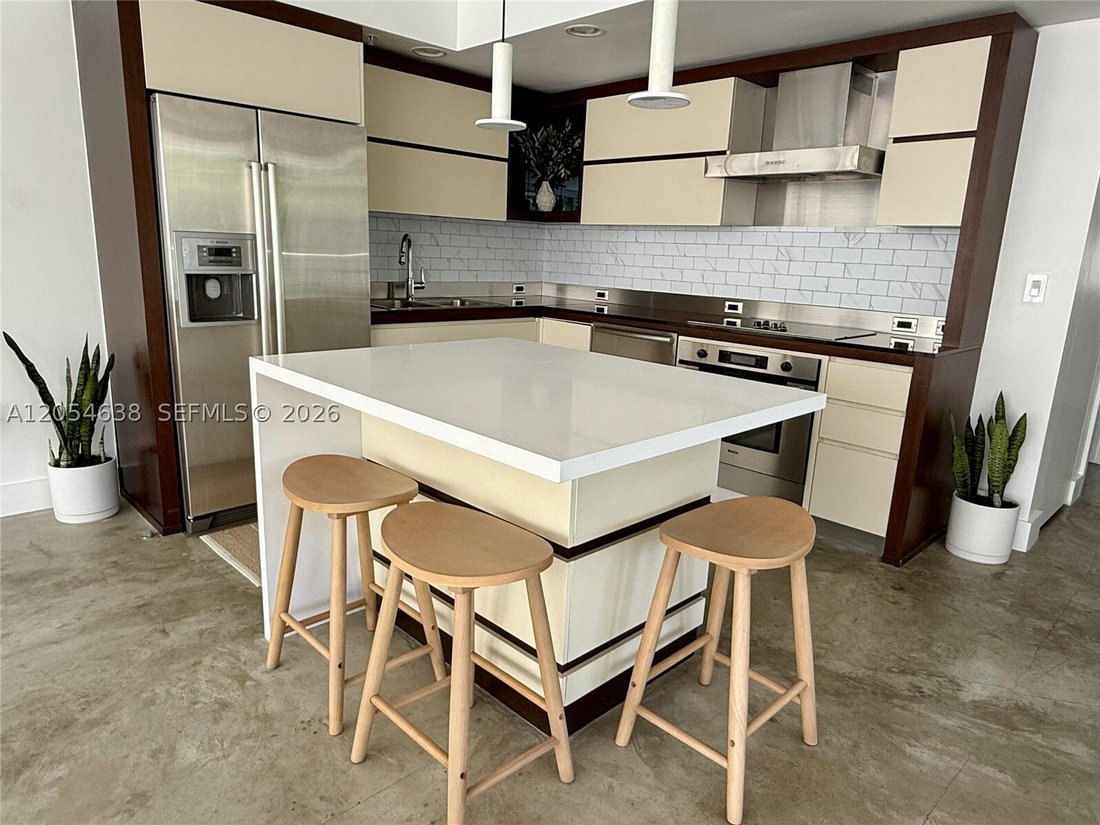 Condo in Miami Beach, Florida, United States 3 - 18446196