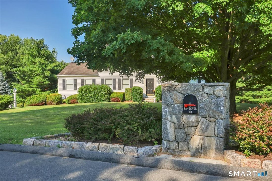 House in Danbury, Connecticut, United States 2 - 18445915