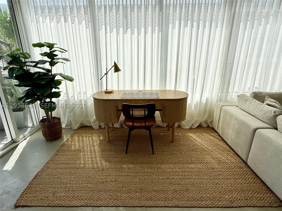 Condo in Miami Beach, Florida, United States 5 - 18446196