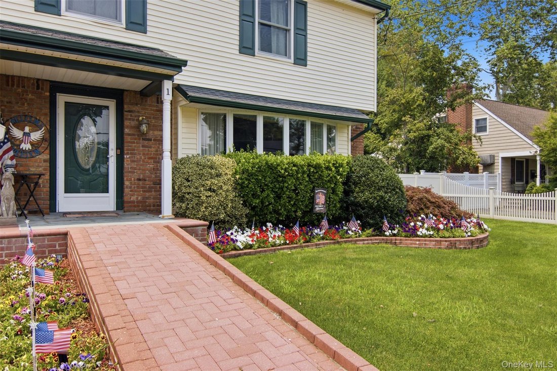 House in Syosset, New York, United States 4 - 18446341