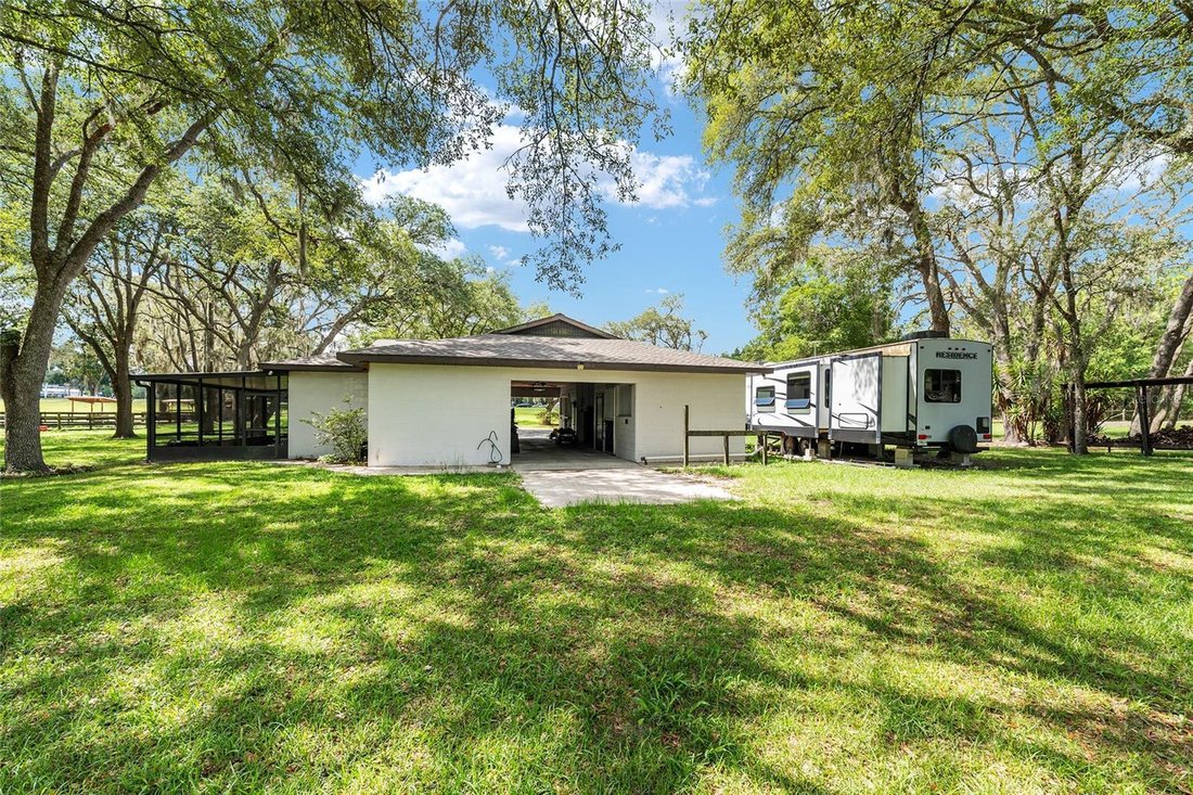 House in Morriston, Florida, United States 5 - 18446475