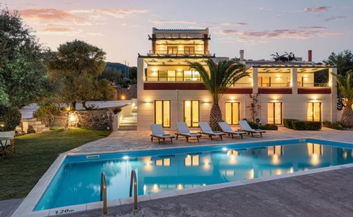 Villa in Egina, Attica, Grecia 1