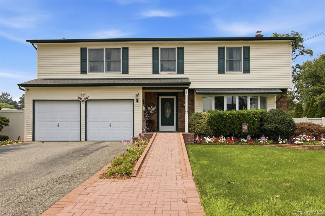 House in Syosset, New York, United States 2 - 18446341
