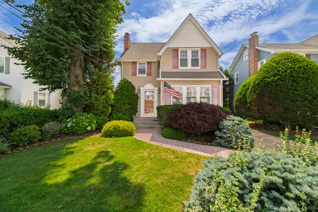 House in Rockville Centre, New York, United States 1 - 18443492