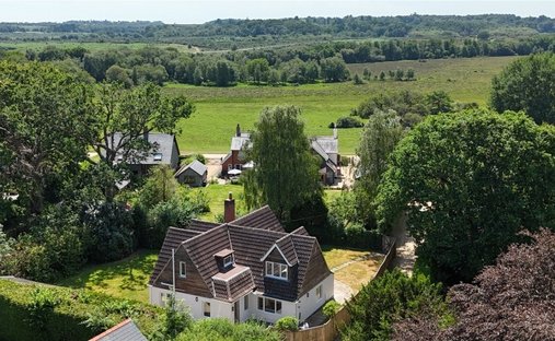 House in Brockenhurst, England 1