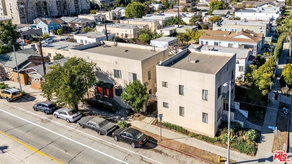 Los Angeles, California, United States 2 - 18449865