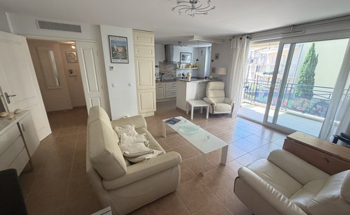 Apartment in Ville-Les Saquedes-Le Bouillonnet, Sainte-Maxime, France 1