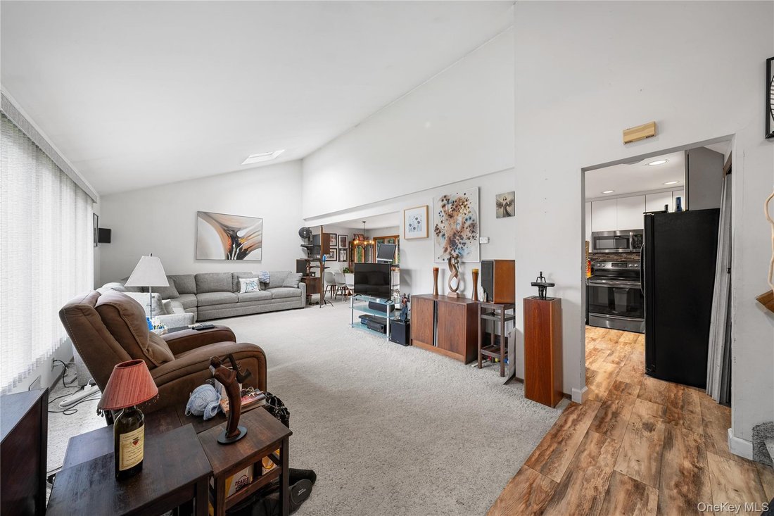 House in Jericho, New York, United States 5 - 18450099