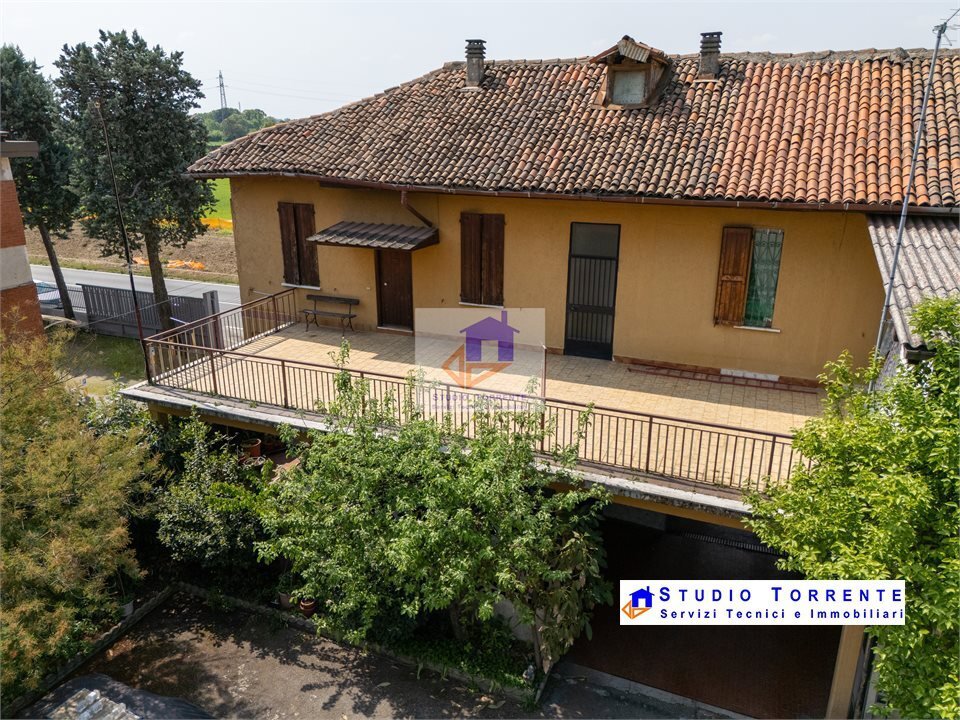 Villa in Cormano, Lombardy, Italy 2 - 18449352