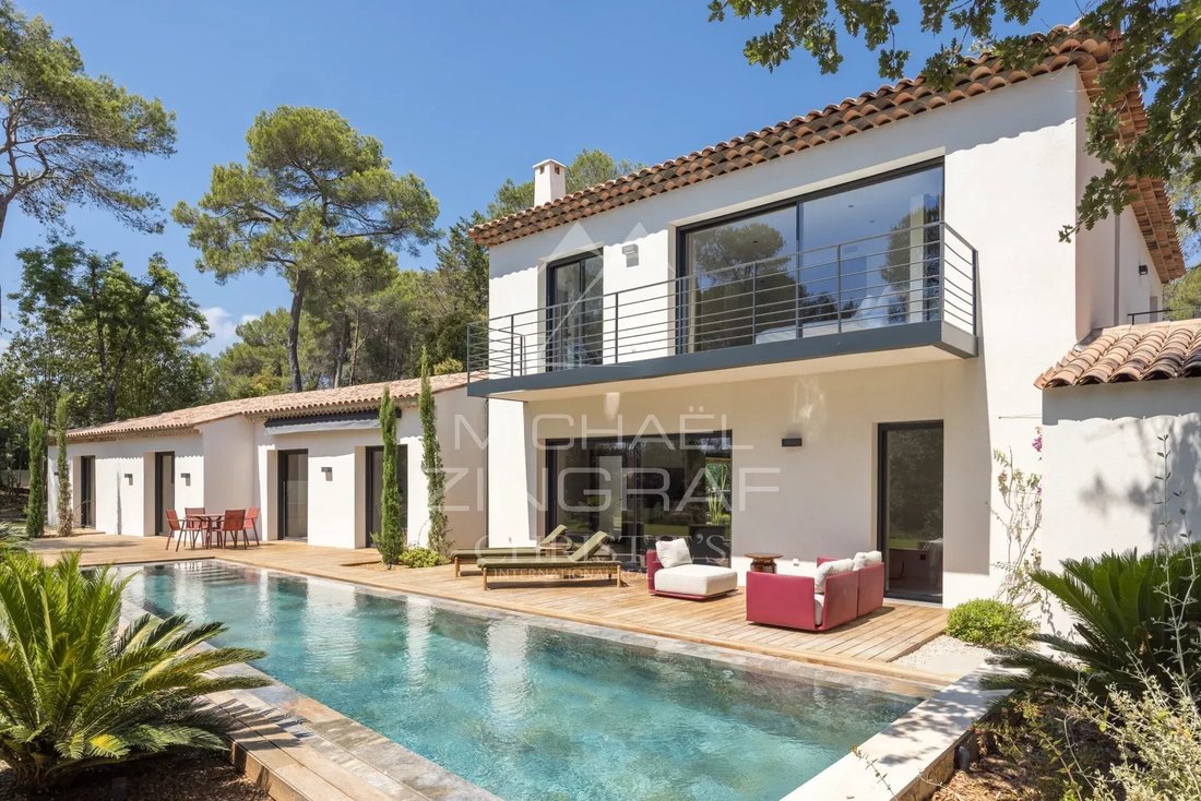 Villa in Mougins, Provence-Alpes-Côte d'Azur, France 3 - 18448124