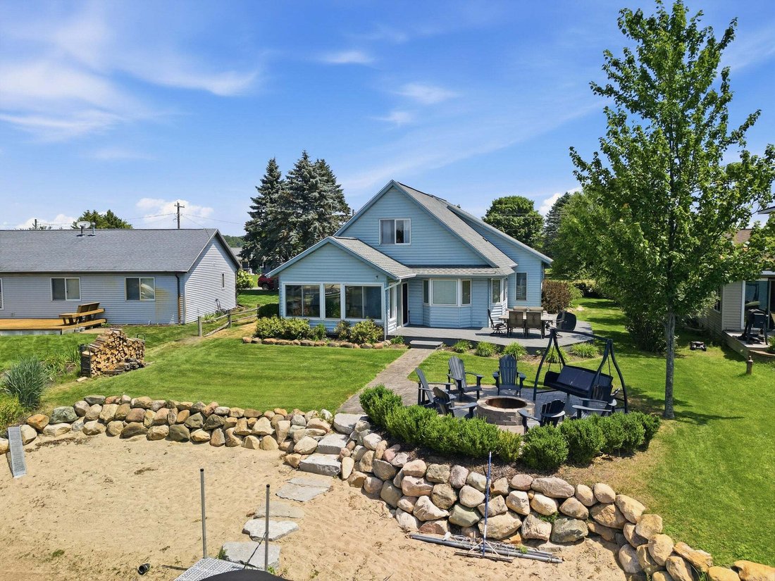House in Stanwood, Michigan, United States 1 - 17646551