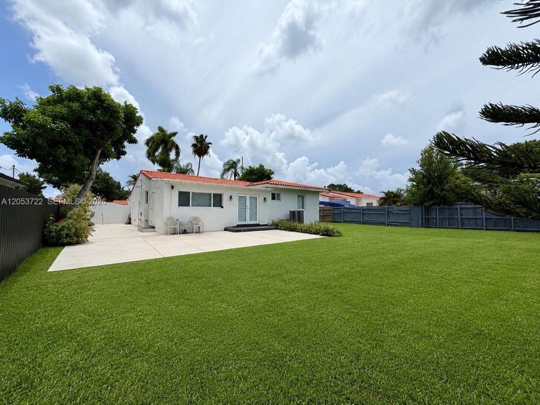 House in Miami, Florida, United States 3 - 18451398