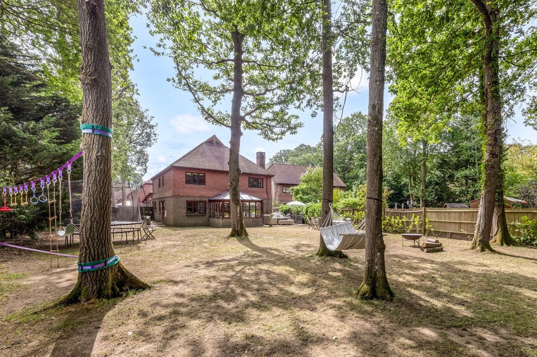 House in Ifold, England 2 - 18447775