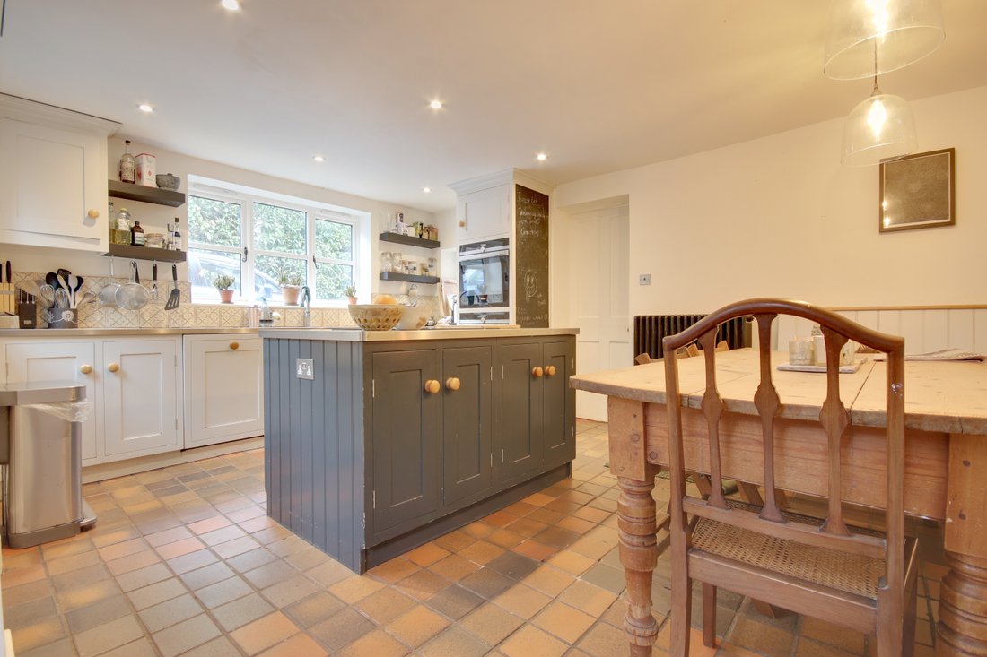 House in Brockenhurst, England 3 - 18449007