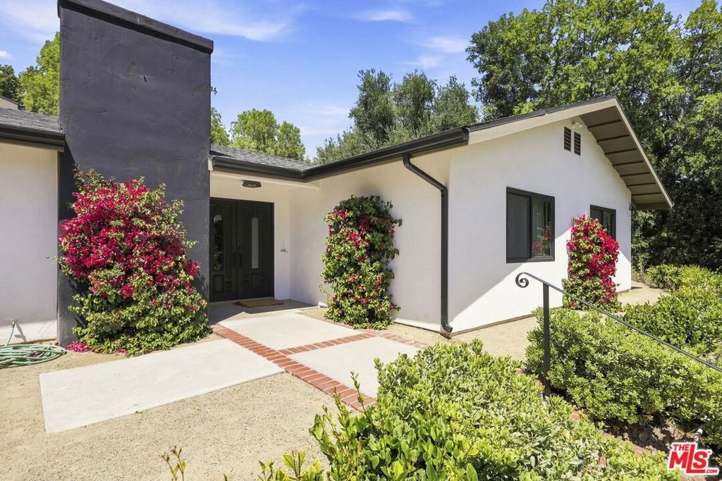 Ojai, California, United States 4 - 18301597